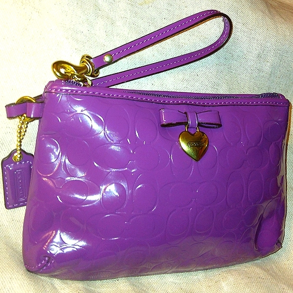 Brand New COACH Purple Iris Signature Liquid Gloss Wristlet - Picture 11 of 16